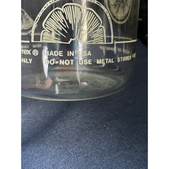 Pyrex 1.5 Liter Lemon Glass Pitcher 7014 - Picture 3 of 4